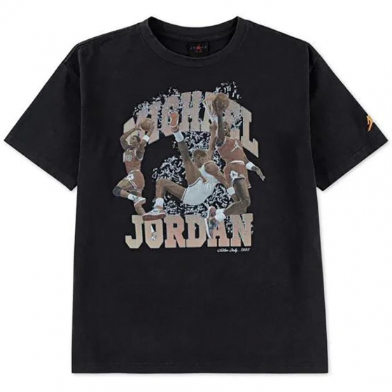 Jordan Flight Essential Jr i gruppen BASKETKLDER / JUNIOR BASKETKLDER  / T-Shirts hos 2WIN BASKETBUTIK (95F065-023)