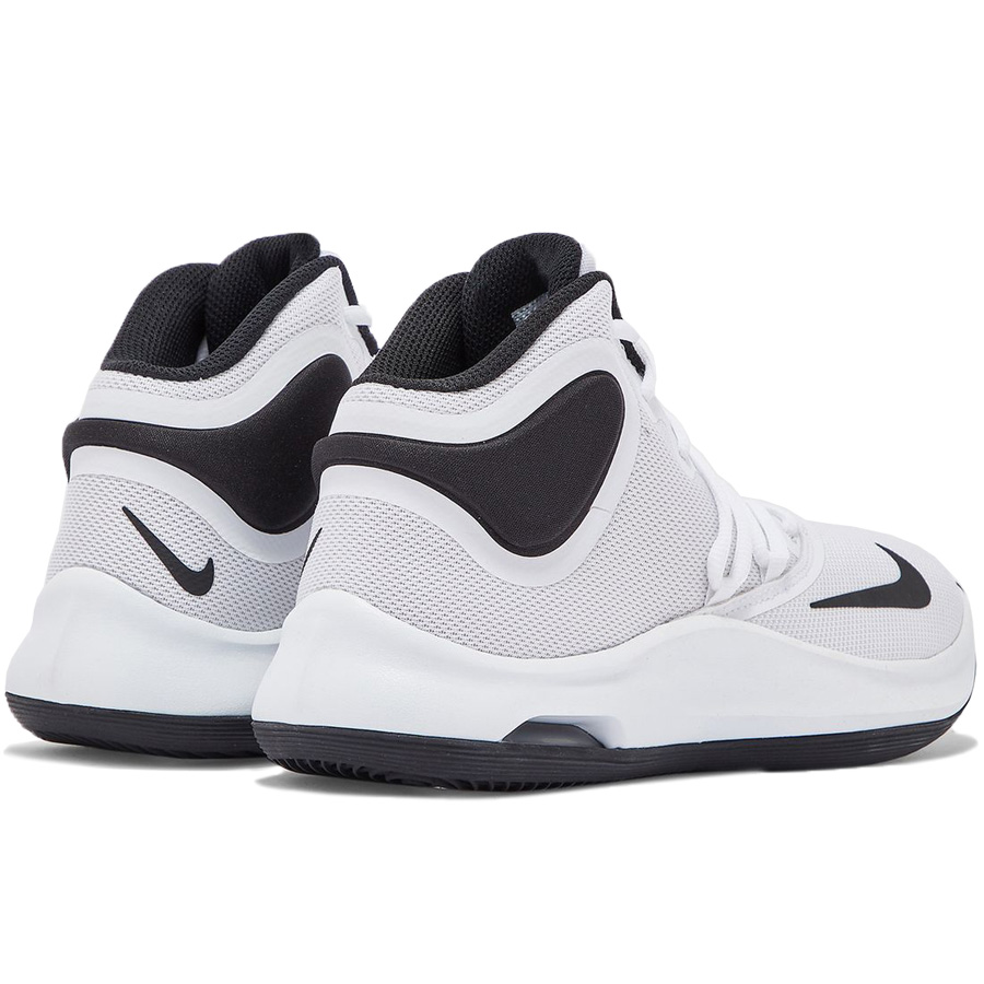 nike air versitile 4