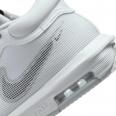 LeBron Witness 8  LeBron Witness 8