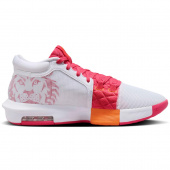 LeBron Witness 8  LeBron Witness 8