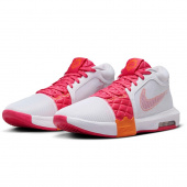 LeBron Witness 8  LeBron Witness 8