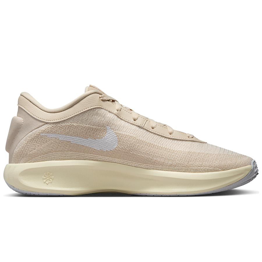 Nike G.T. Hustle Academy