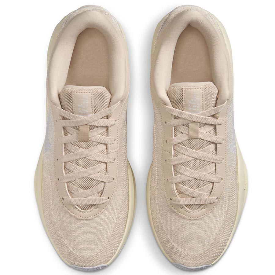 Nike G.T. Hustle Academy