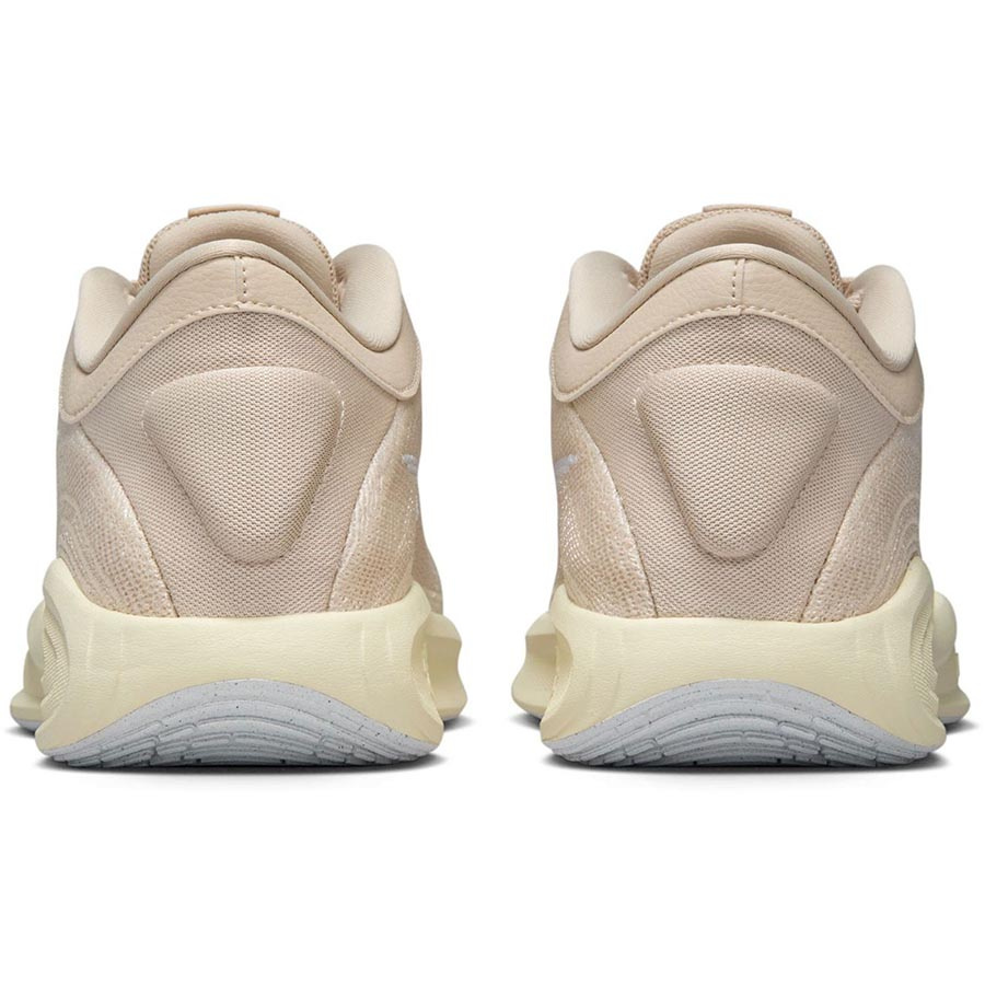 Nike G.T. Hustle Academy