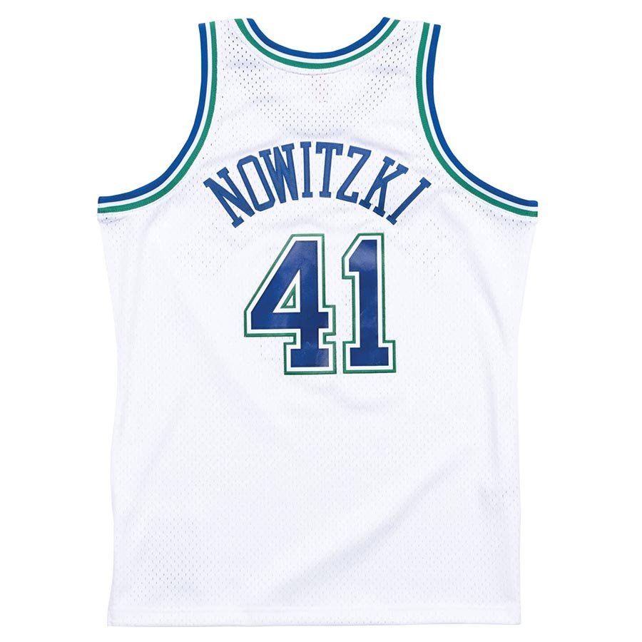Mavericks-Nowitzki Swingman